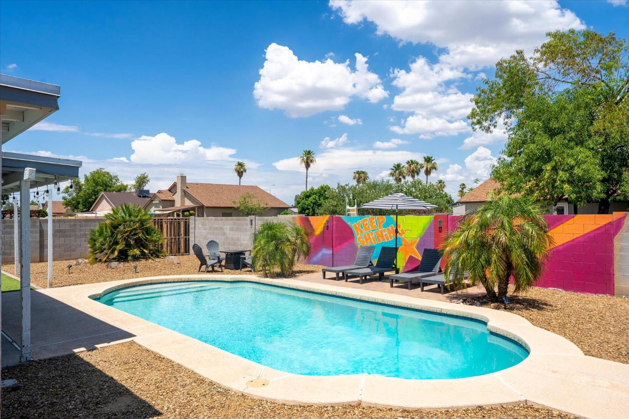 Mini Golf Fire Pit Pool Game Room Chandler المظهر الخارجي الصورة