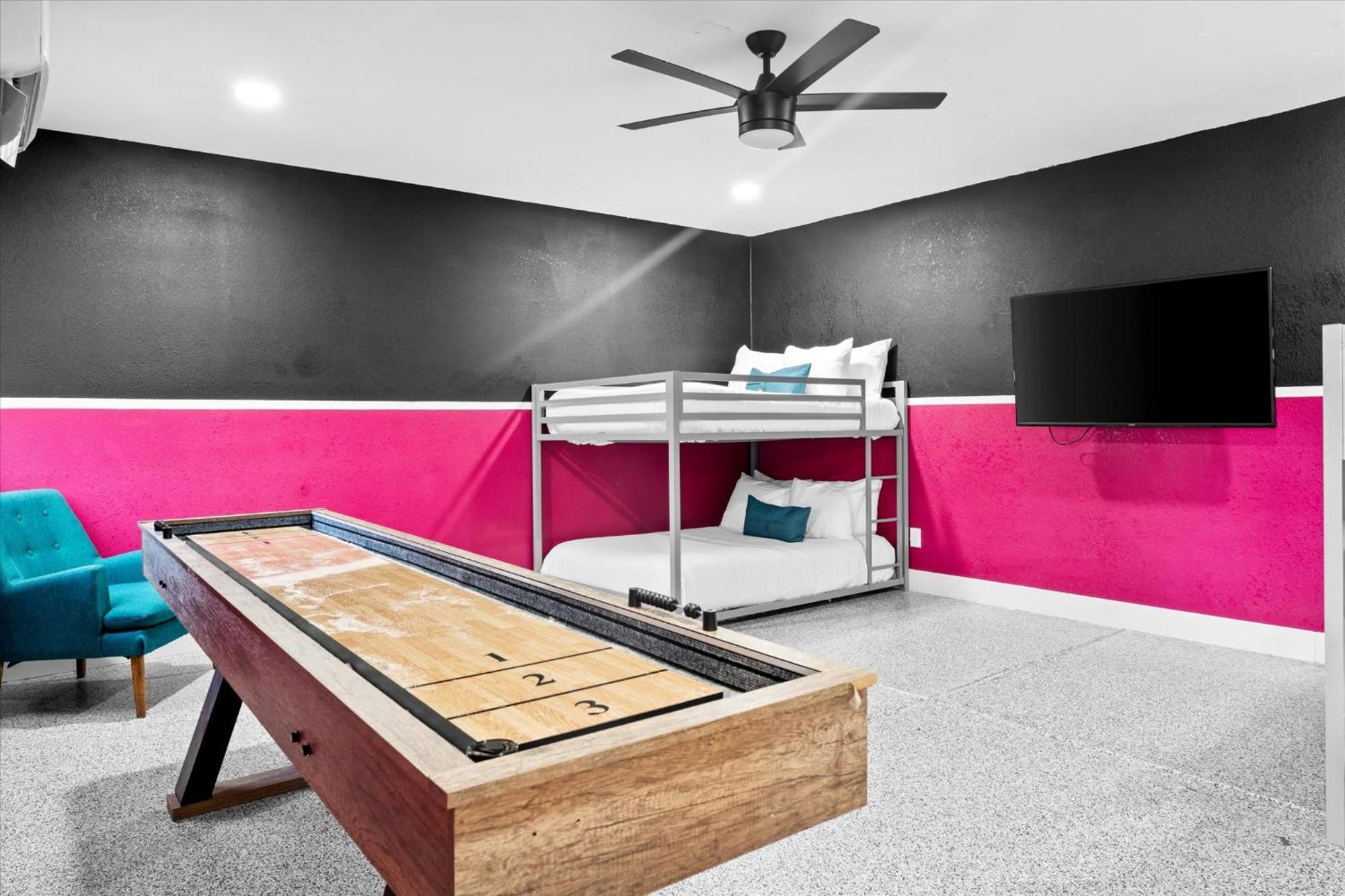 Mini Golf Fire Pit Pool Game Room Chandler المظهر الخارجي الصورة